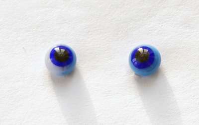 Navy blue on blue. 7 mm. 2.5 euro.