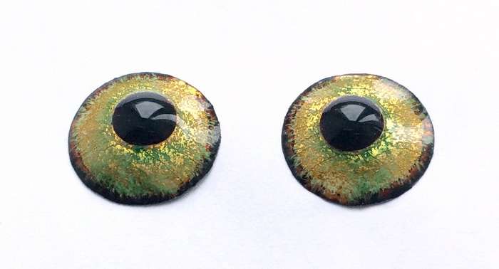 Enamel eyes-buttons. 15.5 mm.