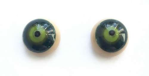 Beiges with green. 10 mm. 4 euro.