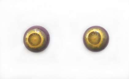 Фиолетовые с прозрачным желтым зрачком. 7мм. 390 руб