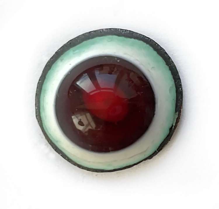 Enamel eyes-buttons. 9 mm. 5 euro