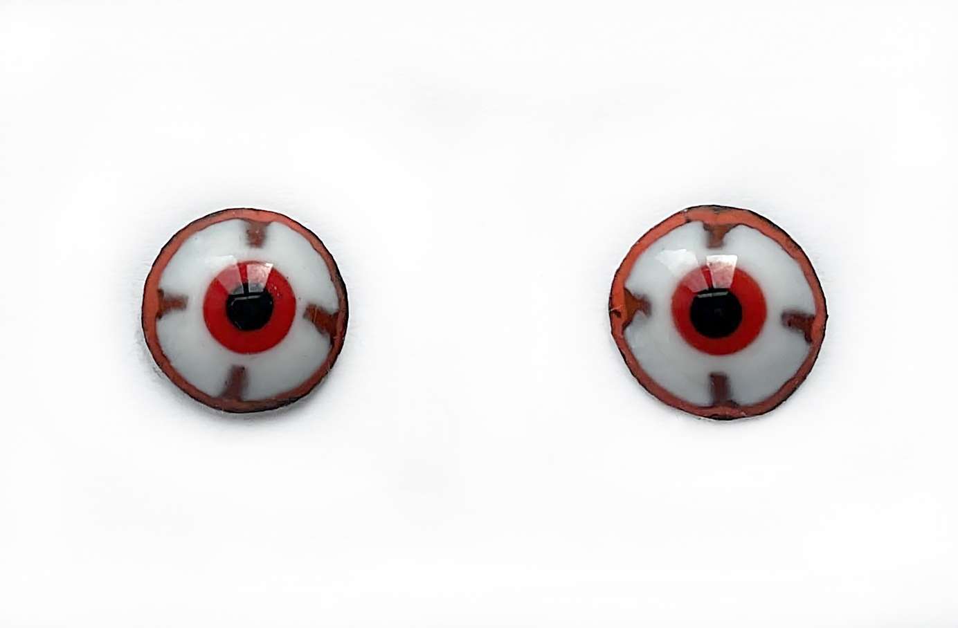 Enamel eyes-buttons. 11 mm. 5 euro